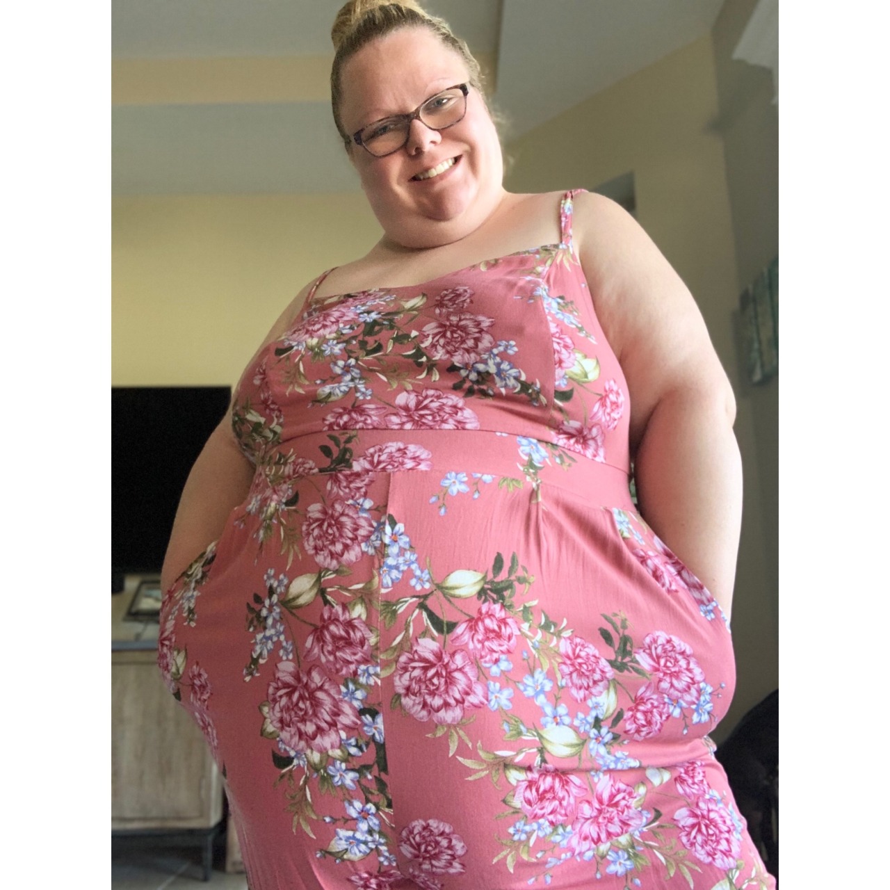 fattonibabe:feelin’ cute in my romper today adult photos