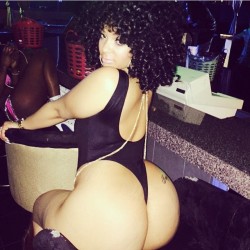 Sexy-Big-Booty-Ebony-Babes:   My Oh My