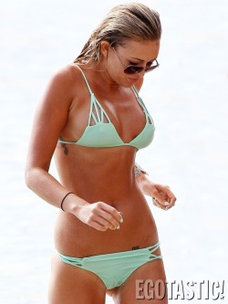 celebrityworld2:  paulina-gretzky