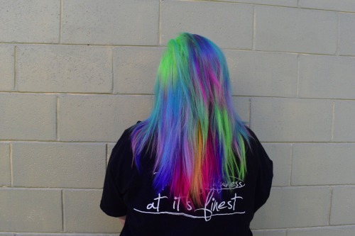 modifiedqueen:  So my hair is super bright and colourful and I couldn’t be happier ☺️💖 