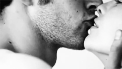 elegantbutdirty:  Kisses… 💋💋💋💋 