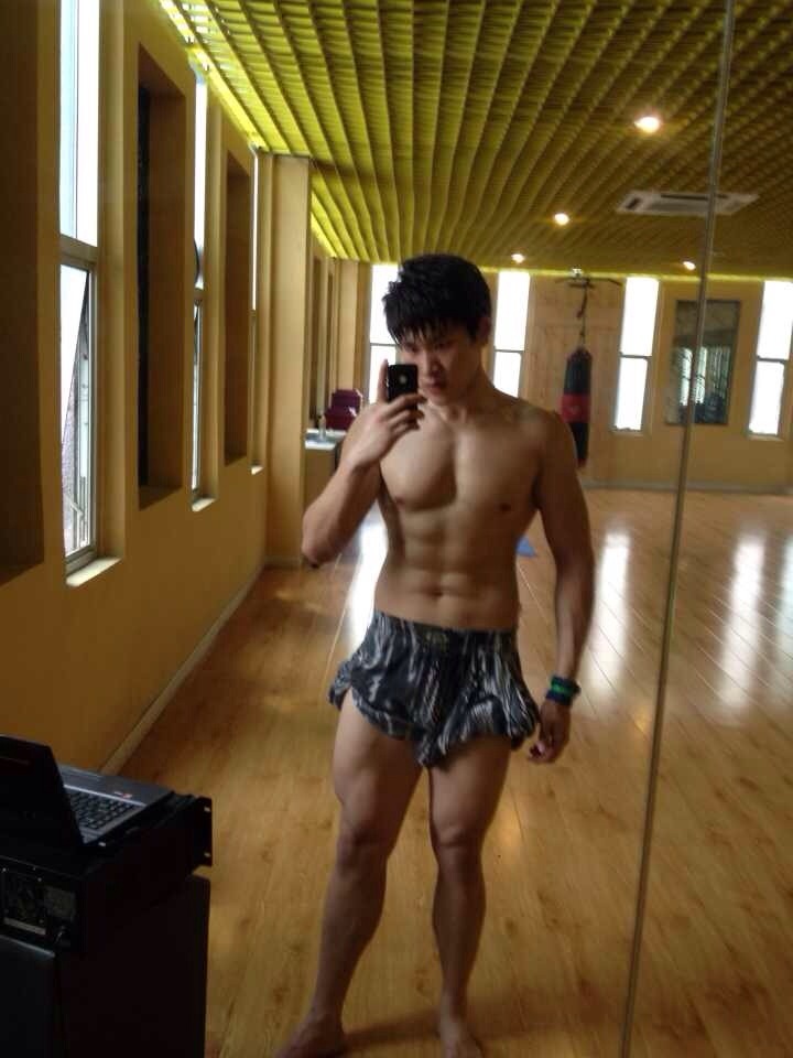 hyunjinchoi:  hot-namjas:  Korean cock  대박 