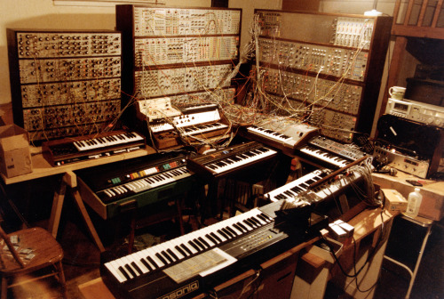 frank-macmurphy - vintage synths as used by Tangerine Dream