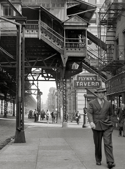librar-y: September 1942. New York. Third Avenue elevated railway at 18th Street.