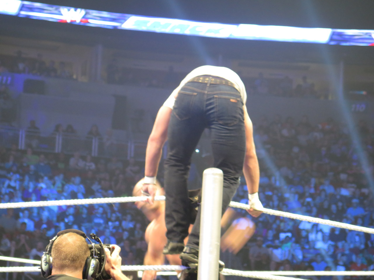  Dean Ambrose v Cesaro—12 August SmackDown taping—Part 2 