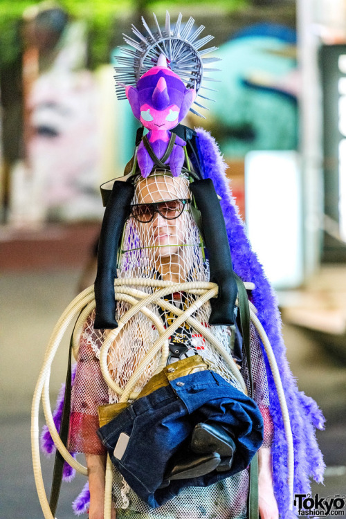 18-year-old Sakuran and 20-year-old Zun420 on the street in Harajuku wearing avantgarde styles with 