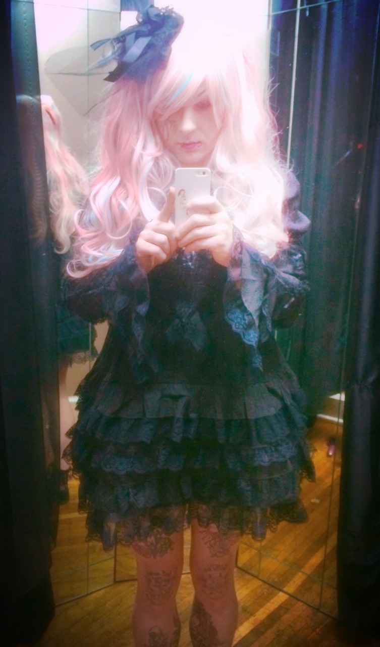brokendoll666:  Hi everyone