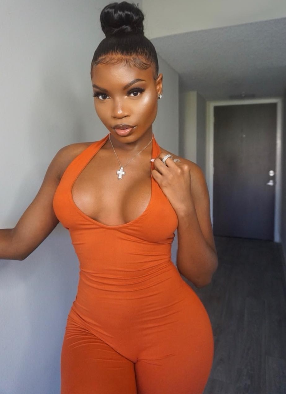 kingjazziedad:  DeliciouslySexy. CurvyLicious. Cutie with a BOOTYMiss Iam_Lulu_Simmons