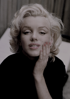 normajeaned:   Marilyn Monroe photographed