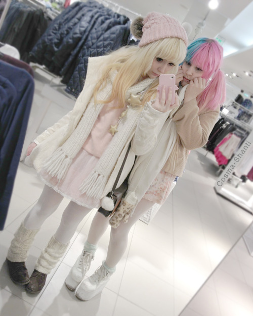 princesstrashcan:  Sebastian’s hair is amazing..! From some days ago, comfy light coords are the best ☆ 