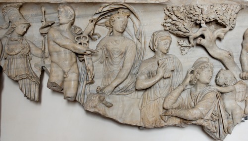 Judgement of ParisRelief from a Roman sarcophagus - early Hadrian (76-138 AD)From the left: Hera, At