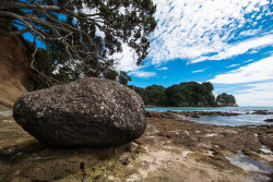 theencompassingworld:  paulkennedysbackyard:  The Rock III | Waimama Bay - New Zealand   The World Around Us