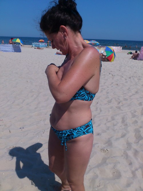glueckskind78-blog: Ehestute zeigt sich am Strand.