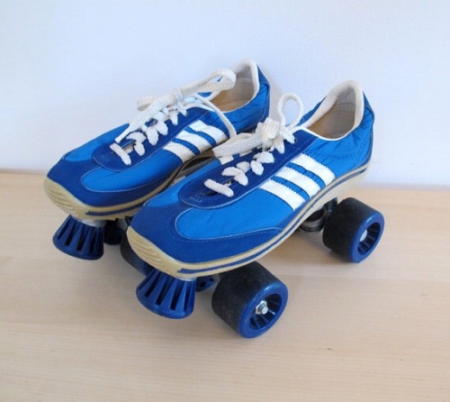 I had a pair of sneaker roller skates very similar to these, only the wheels were red and barely wor