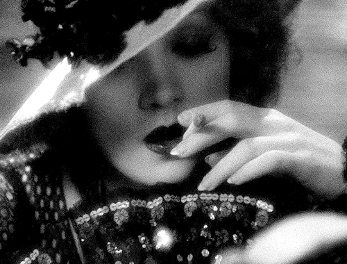classicfilmblr: Marlene Dietrich in Blonde Venus— 1932, dir. Josef von Sternberg