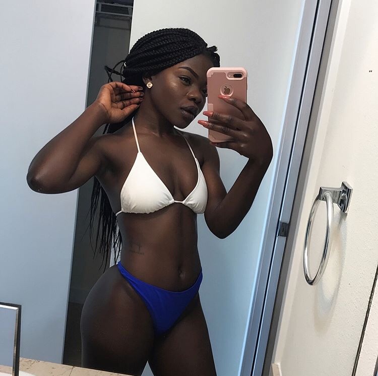 darkmelaningirls:  @ ccecilia_