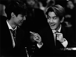  Baekhyun&rsquo;s dance tradition in MAMA 2013 &amp; 2014 (~￣▽￣)~