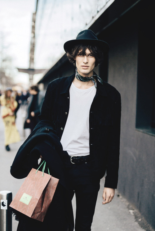 fashionloveskarl:  Akos Sogor MFW FW 16 Street Style 