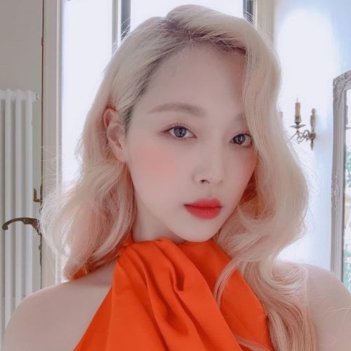 R.I.P sulli What a harsh world on your spectrum heart Miss You sulli • • • • • • • • • • • • • • 