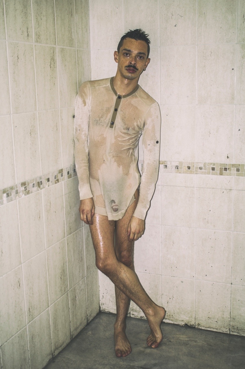 maudeloco:  Kinda wet  Instagram @ivanbooker
