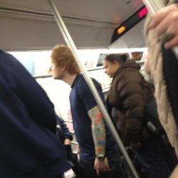 puhcific:  thegoldsea:  krvsty:  d-a-r-k-e-r:  and here ladies and gentlemen you will see ed sheeran casually riding the subway to his own show  I CAN’T BREATHE  CRYING  ED YOU LOVELY AMAZING CREATIVE HUMAN BEING I LOVE YOU SO MUCH HOLY SHIT YOU’RE