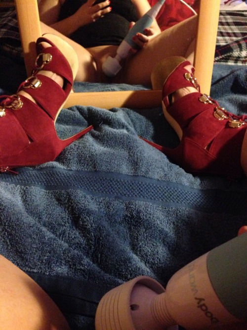 missypootin:  missypootin:  Morning horn strikes again MrB … ;-) xxxxxxxx  Mmmm I love you in them heels Missy ;-) xxxxxxxx