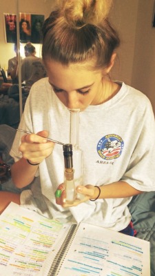 ganja&ndash;g0ddess:  derbs while studying 😌