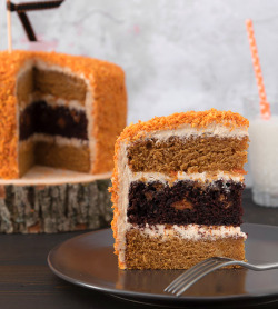 delicious-food-porn:Chocolate Pumpkin Oreo