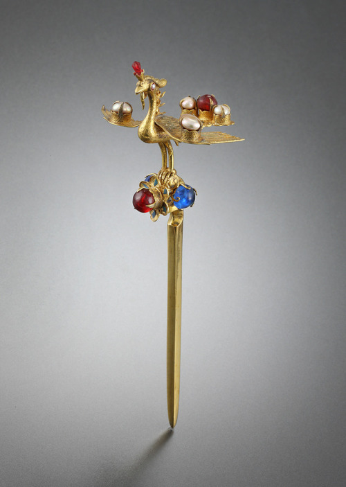 euphorbic:sartorialadventure:Ceremonial phoenix hairpin, owned by Crown Princess Uimin of Korea, 192