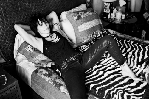 scaryoddity:Joan Jett photographed by Mark Abrahams