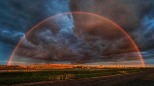 Sunset and Rainbow&hellip; Outside Stony Mountain, MB Pre Covid travels with @kelly_out_n_about 