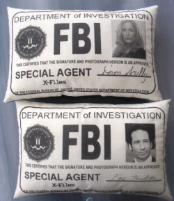 thexfilesareoutthere:  Mulder and Scully FBI badge pillows  #NEEEEEEED