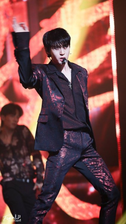 prince-taekwoon:do not edit | © Fuoco Leone