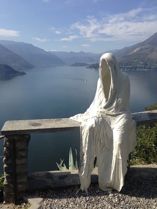 blue–folder:Ghost sculpture in the castle of Vezio, Italy