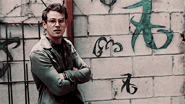 bobbimorxe:    SHADOWHUNTERS MEME: [1/3] DownworldersSimon Lewis: I’ve seen every