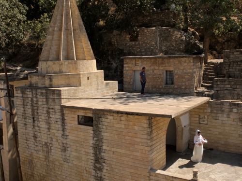 slwrmmnts:Lalish village, Yezidi temple, iraq.