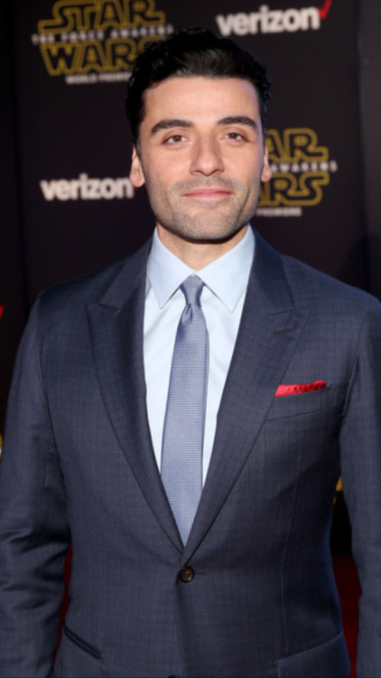 curiouswildi: Oscar Isaac at the world premiere of ‘Star Wars: The Force Awakens’ in California (201