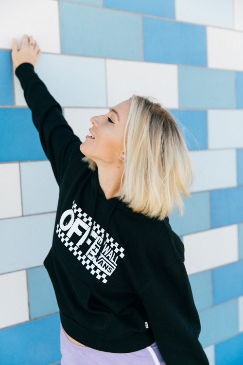 vansgirls:Warm up in the Avenue Crop Pullover Hoodie.