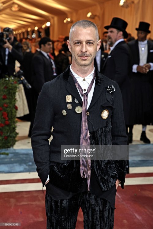 JEREMY STRONG || Met Gala 2022