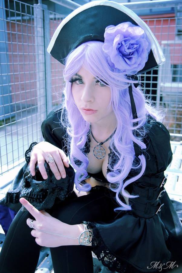 cosplayandanimes:  Emma - Le Chevalier D'Eon source