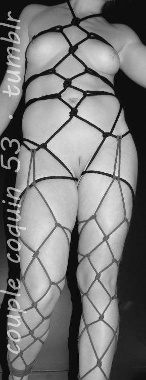 cat-and-wolf:  .01/11/16.  Essais bondage sur ma petite femme. Qu'en pensez vous?  Rebloguez un max 
