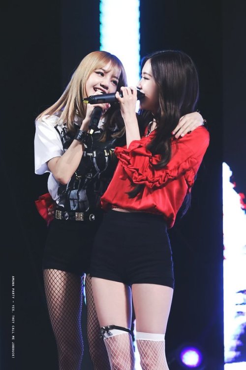 blackpinkofficial:© AMUNA PARTY | DO NOT EDIT