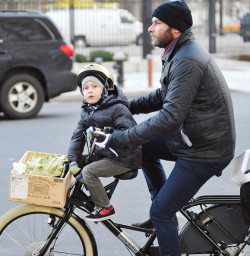 jcj94:  dailydoseofdilf:  Okay followers, real talk… can we have a conversation about how much of a fucking DILF Liev Schreiber is???  My mancrush for the day… Ugh…