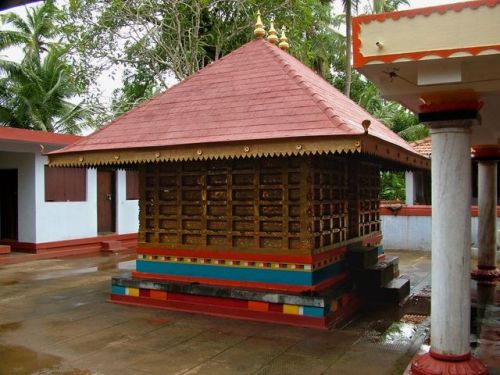 Vayalapra Aniyakkara Sree Poomala Bagavathy Kavu, Kerala