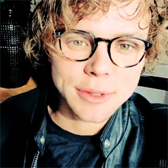 heartbreakirwin:  ashtonirwin: Mornin x 
