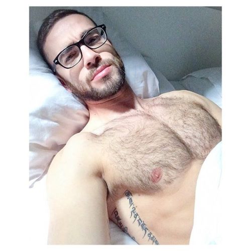 furrypty: furrypty.tumblr.com/ – a blog to indulge your senses with the beauty of male shapes