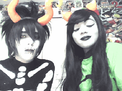 brojunkie: karuface: Whoa after like a million years I get these two gifs to work so reposting it co