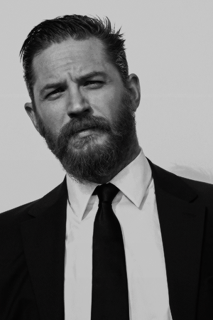 jonrsnow:  I don’t date. I’m either with someone or I’m not. I can’t be bothered with all that fannying around. Guy Code? Seriously? If it’s ain’t screwed down and no-one’s looking, go for it mate. If it’s going to happen, it’ll happen