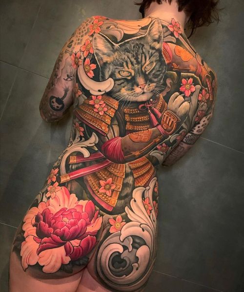 ig: julian.siebert ass;back;cat;flower;neotrad;peony;samurai