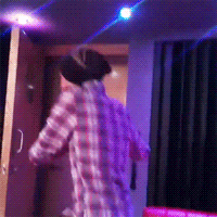 zaynsgrammys:  zayn and louis dance while liam records still the one x 